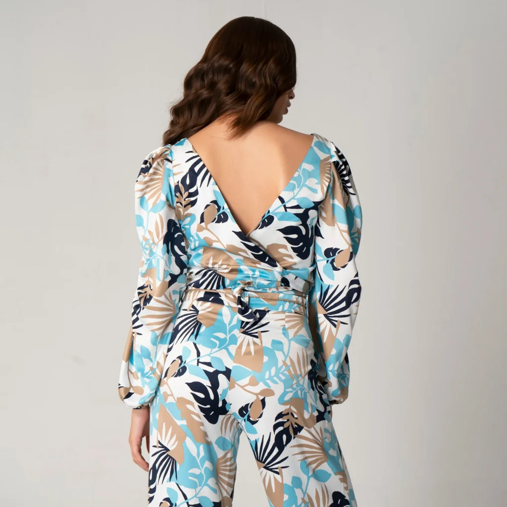 blusa-corta-slim-estampada-illusion-estampado-4