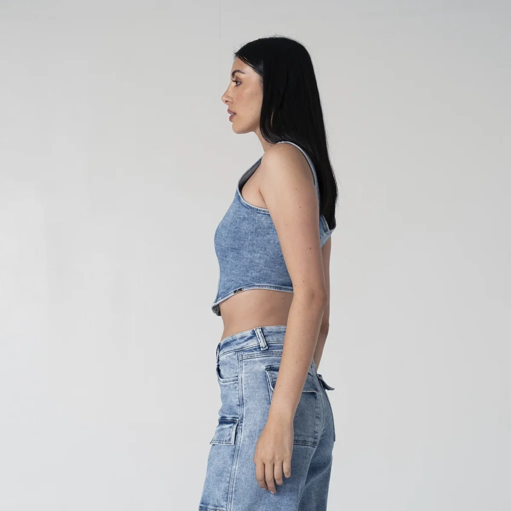 crop-top-denim-slim-tribu-azul-claro (3)